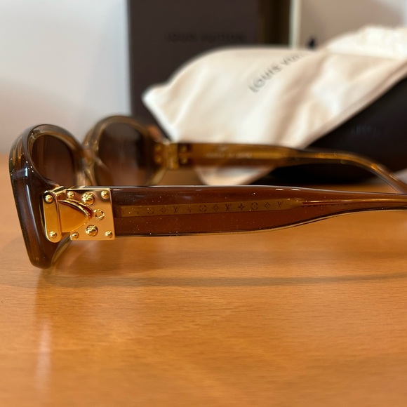 Authentic Louis Vuitton Sunglasses - Picture 6 of 8